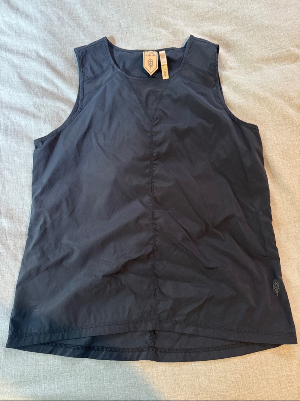 Indygena Women's Black Tank Top medium